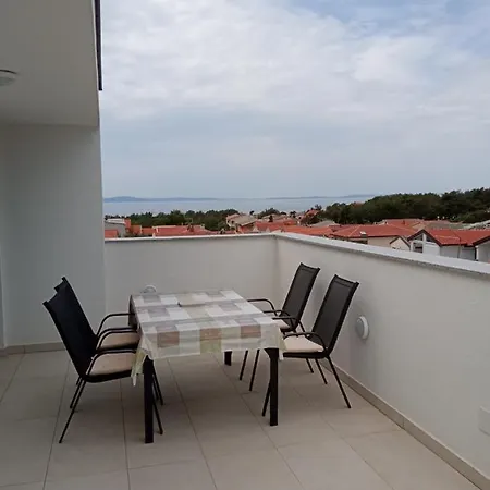 Franc S Apartment Vir