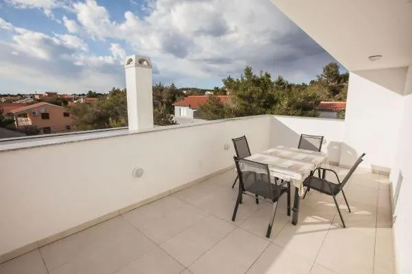 Franc S Apartament *